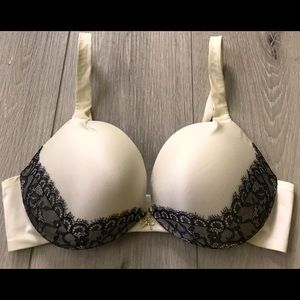 Victoria’s Secret 34C Plunge Bra Padded